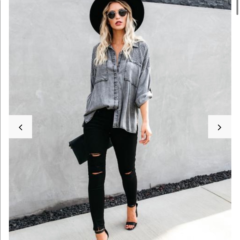 Vici “Be a Rockstar” Button Down Top — SMALL